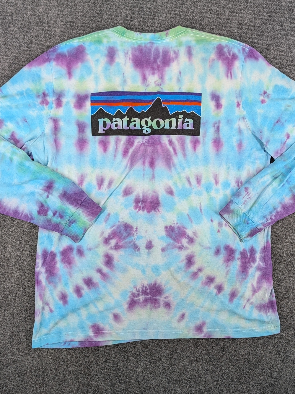 Patagonia Mens Tie Dye Long Sleeve Fitz Roy Logo Shirt Blue Purple XL